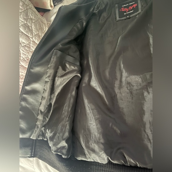 Betty Boop Leather Jacket - Picture 5 of 6